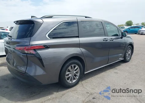 2021 Toyota Sienna Le z USA, uszkodzony, nr VIN 5TDKSKFC1MS031244
